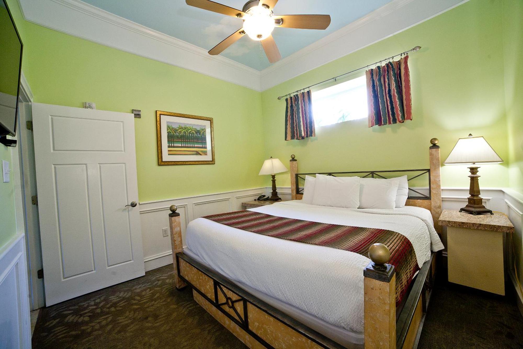 King Suite - Disability Access,1559609320:JPEG
